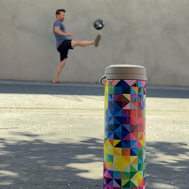 20oz-tkwide-with-twist-cap-mosaic-a8 20oz_tkwide_bottle_seasonal_mosaic_soccerball_player_square.jpg