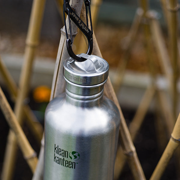 classic-steel-loop-cap-s2 40oz_bottle_steel_loop_cap_lifestyle.jpg