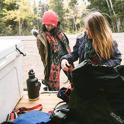 64oz-classic-with-loop-cap-p3 64oz_insulated_classic_backpackers_tailgate_square.jpg