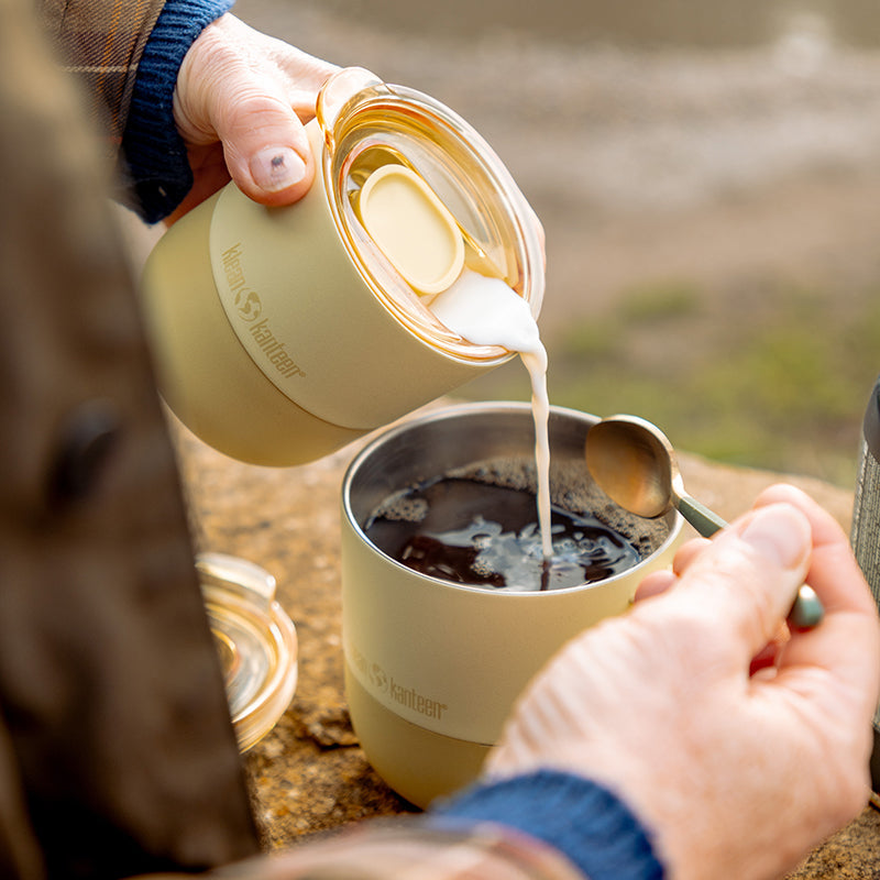 slide-lid-i2 8oz_rise_lowball_waxyellow_coffee_cream_pour_square.jpg