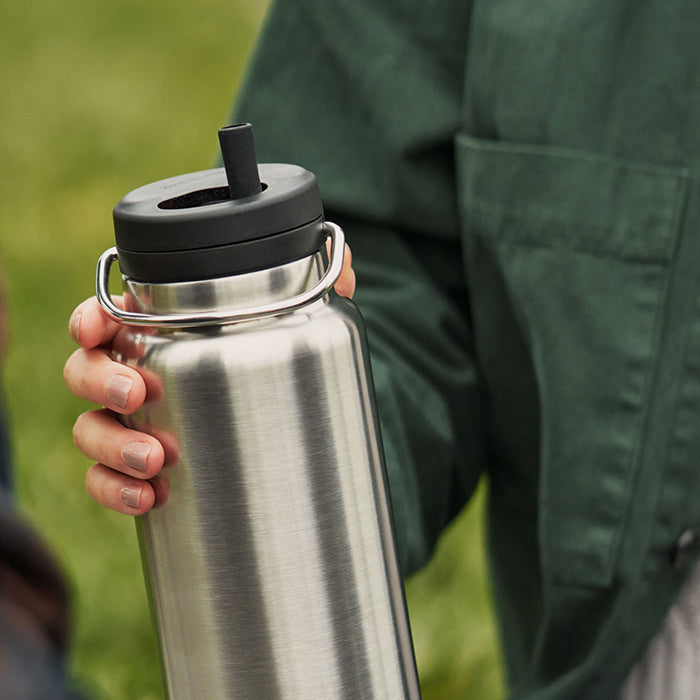 tkwide-twist-cap-with-straw-kit-r3 K32TKWSSL-BS-T-TWIST-32_oz_water_bottle_straw_cap_lifestyle_76e40be3-2488-47fa-afd0-c7d5ba075b15.jpg