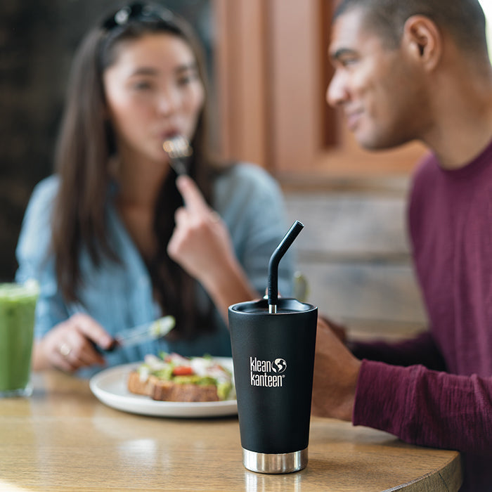 straw-2-pack-black-sale-p6 coffee-tumbler-metal_straw_lifestyle.jpg