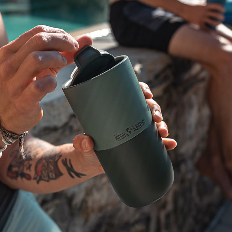 flip-lid-l6 rise_flip_lid_small_tumbler_open.jpg