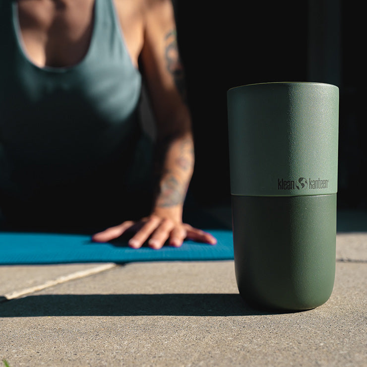 smoothie-set-j5 smoothie_kit_rise_tumbler_seaspray_closeup.jpg