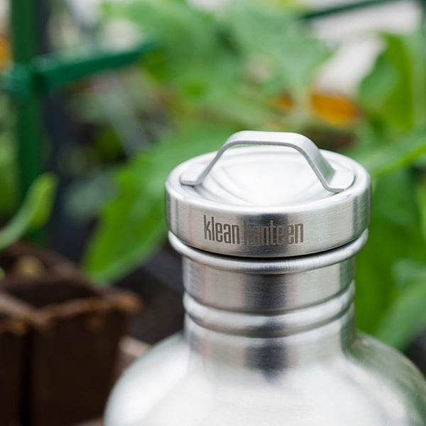 classic-steel-loop-cap-s2 stainless_cap_garden_lifestyle.jpg